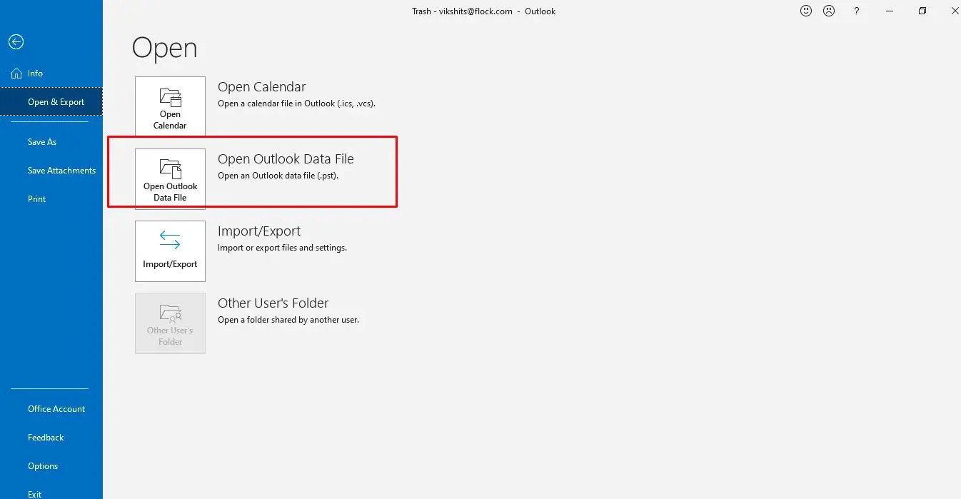 PST in Outlook öffnen.